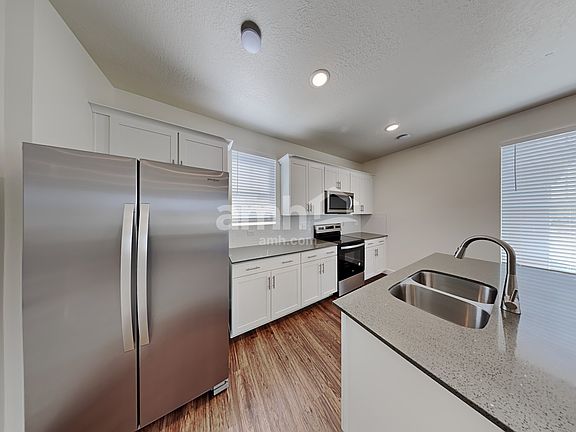 3rd image of 11068 S Trocadero Ave