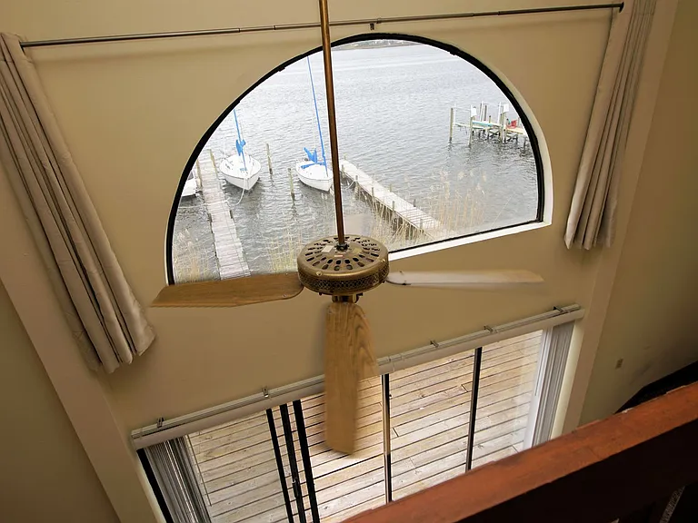 561 Bayshore Dr — Photo 22