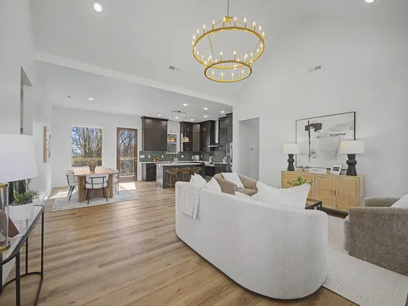 6514 Fairview Rd, Hixson, TN 37343