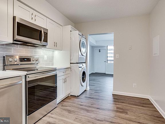 5th image of 3709 S George Mason Dr APT 1016
