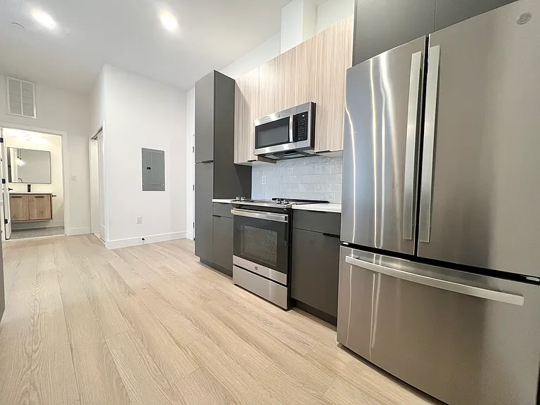 1201 Wharton St #23 — Photo 4