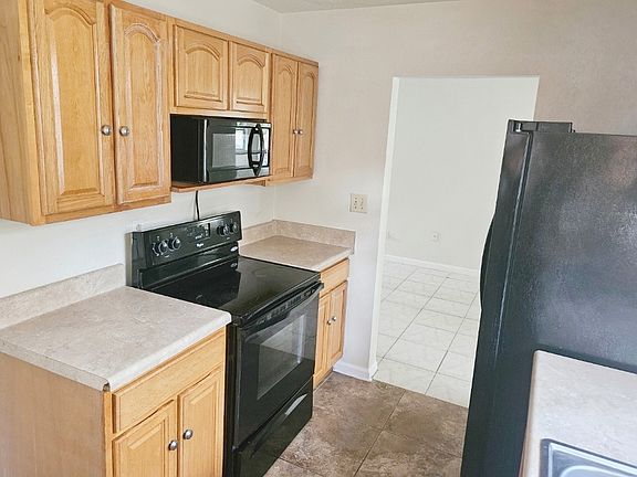 5th image of 201 Lake View Dr