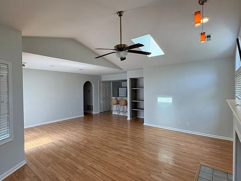 120 W Green Meadows Rd — Photo 5
