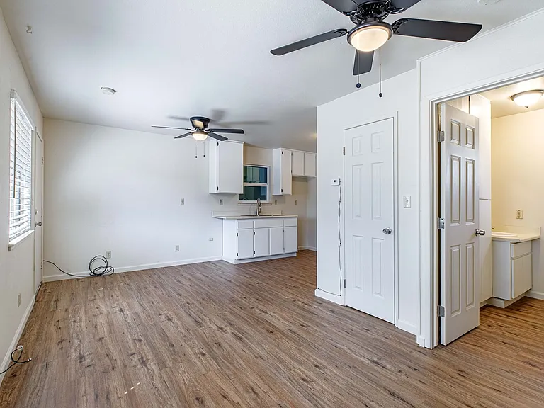 522 Sierra Dr — Photo 9