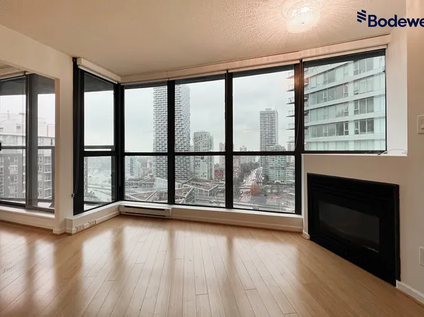 501 Pacific St #2406, Vancouver, BC V6Z 2X6