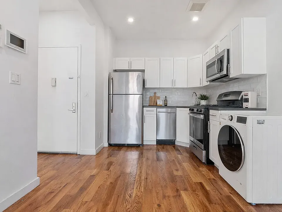 453 Irving Ave #2F