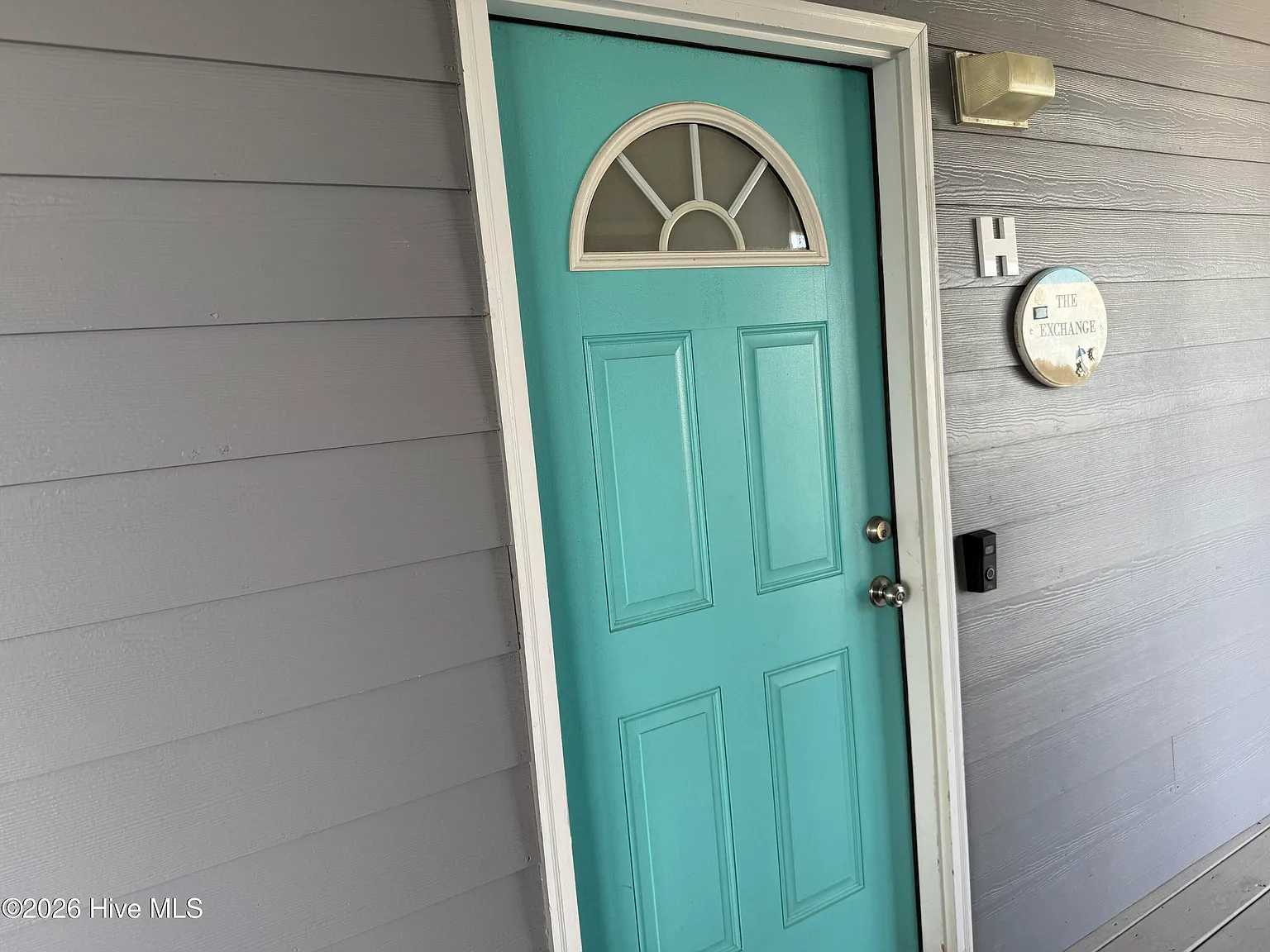 2 bed, 2.0 bath, $2,200 — Photo 2