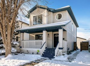 55 E Mount Apex Grn SE, Calgary, AB T2Z2V4