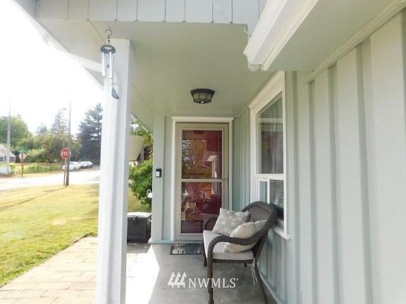 2nd image of 1224 Thomas Ave