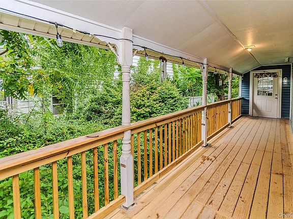 4th image of 120 Vineyard Avenue