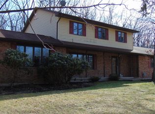 1405 Heslop Rd, Mountain Top, PA 18707