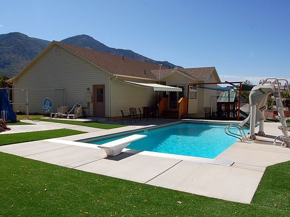 Exterior view 4