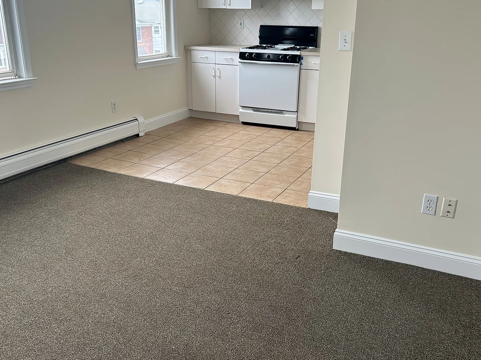 2 bed, 750 sqft, $2,600 — Photo 3