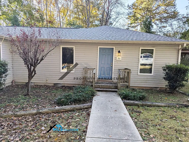 308 Lakeshore Dr — Photo 16