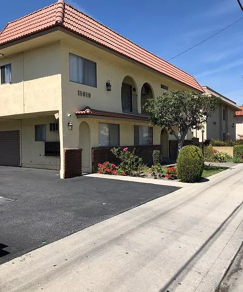 11619 Downey Ave #209 — Photo 2