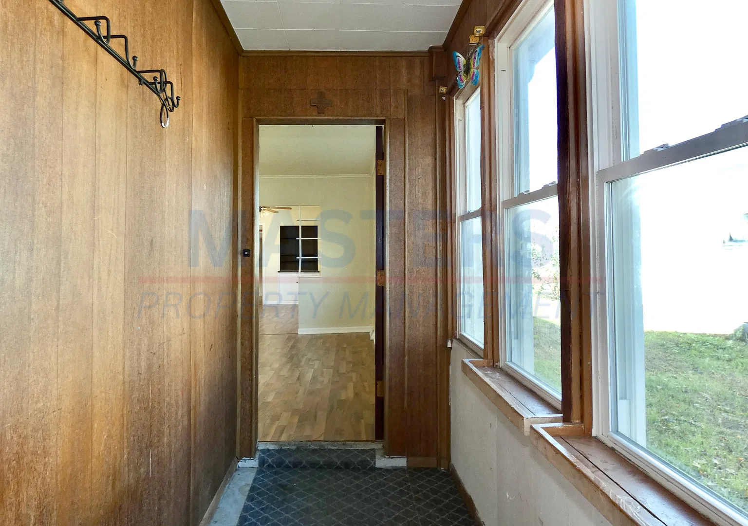 Comfortable 3-Bedroom Toledo Home with Kitchen Appliances Included! — Photo 2