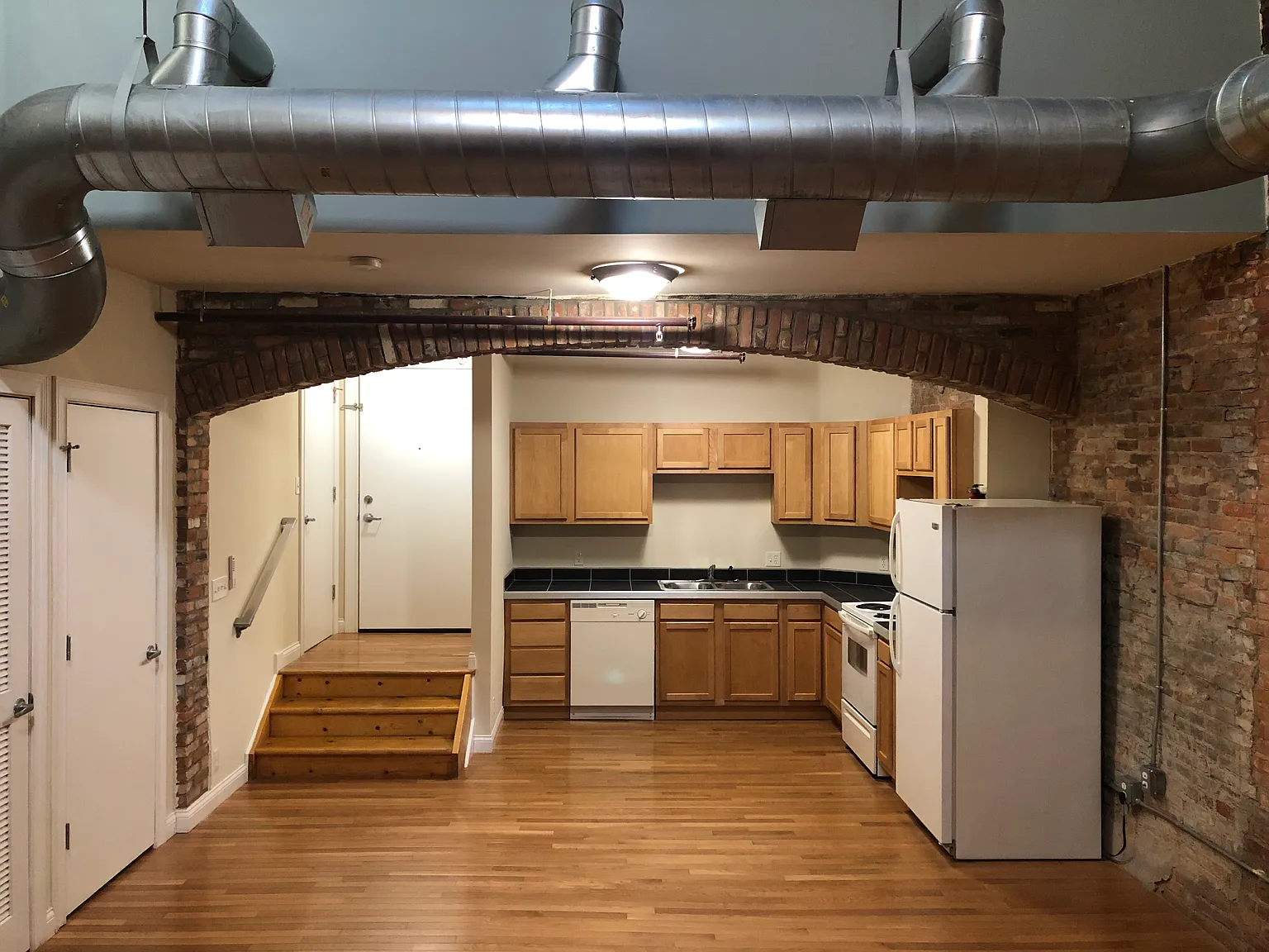 1 bed, 810 sqft, $1,300 — Photo 1