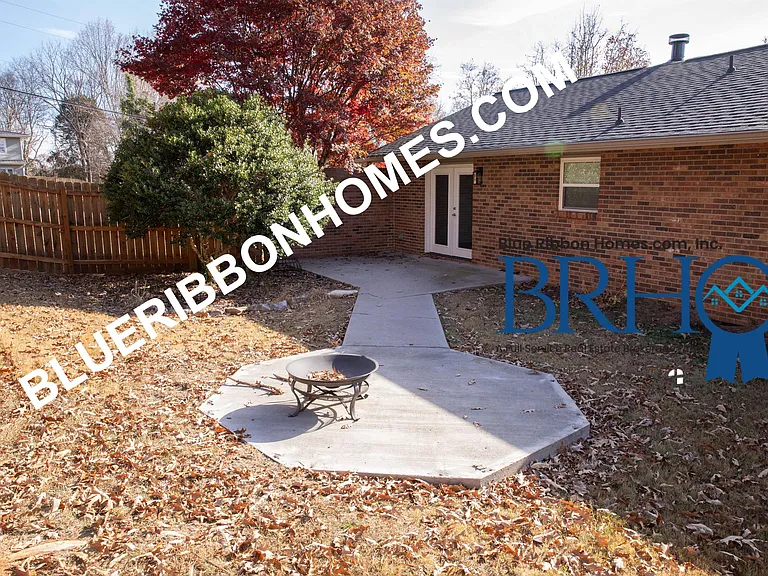 501 Idlewood Ln — Photo 10