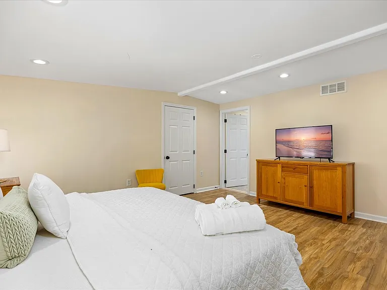 5123 Ventnor Ave #B — Photo 33