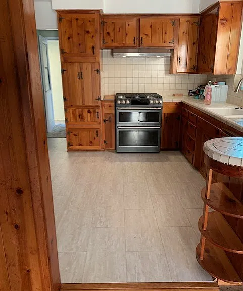 1584 Greenfield Dr — Photo 7