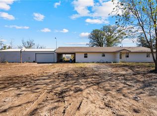 21287 Wichita Rd, Chanute, KS 66720
