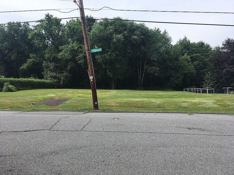 2nd image of 100 Crane St