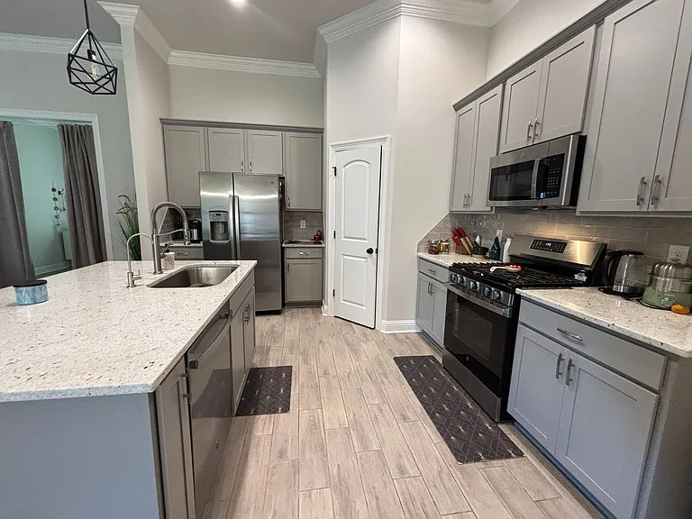 215 Norwell Ln — Photo 3