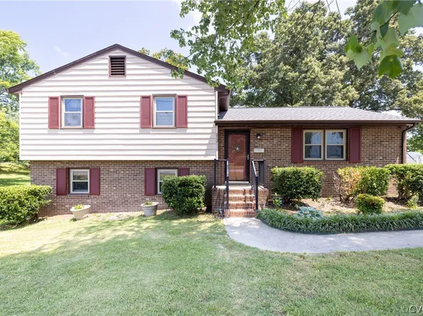 212 Nelson St, Crewe, VA 23930