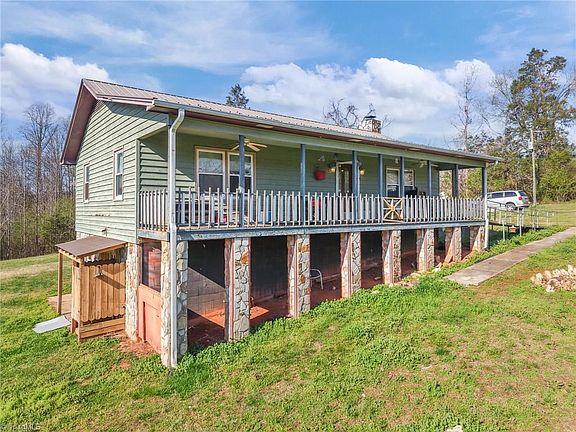 3rd image of 487 King Rd