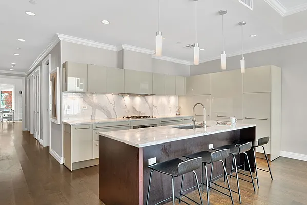 Rented by Compass | media 21