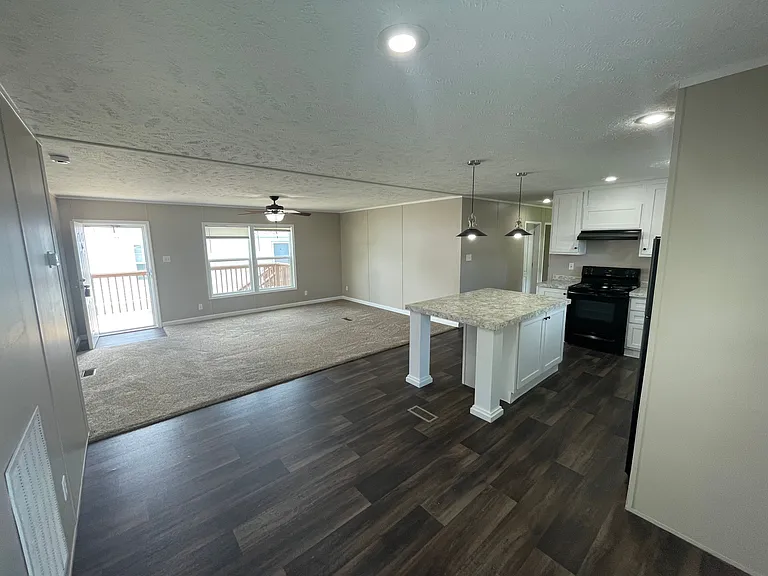Amherst Ridge — Photo 15