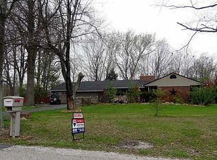 6884 Hillcrest Dr, Plainfield, IN 46168