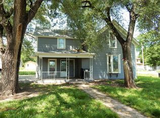 301 Cherry St, Cottonwood Falls, KS 66845