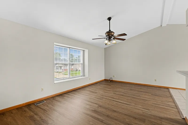 3 bed, 2.0 bath, $2,100 — Photo 4