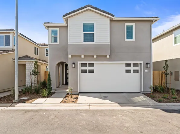 1460 Woodhill Ln, Clovis, CA 93619