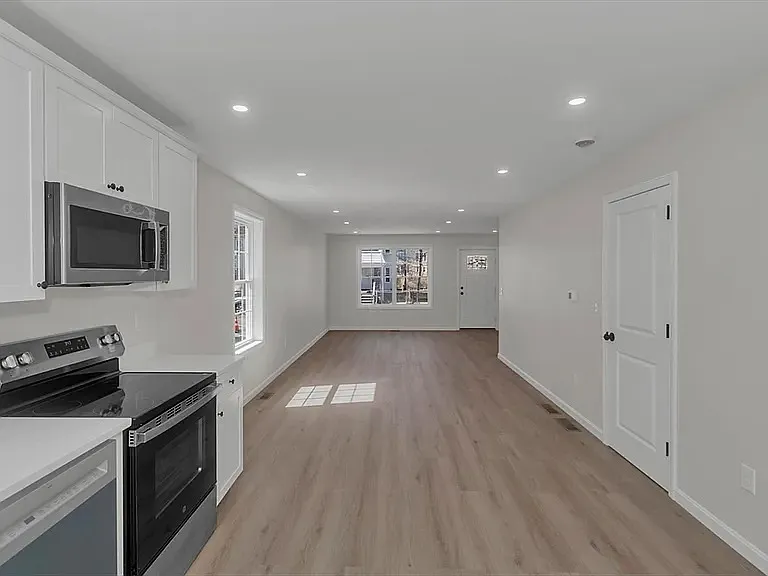65 Euclid Ave — Photo 5