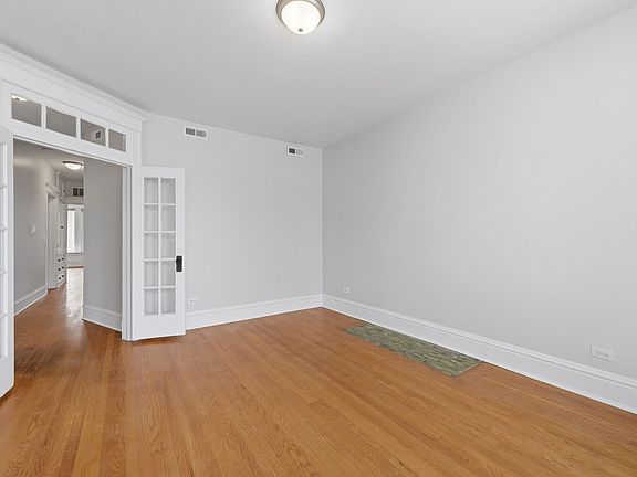 3rd image of 6033 S Rhodes Ave