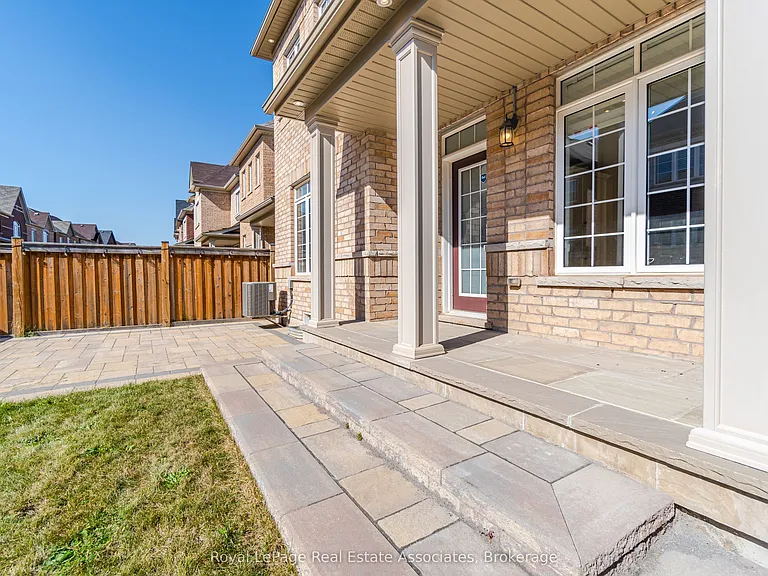 3172 Ernest Appelbe Blvd — Photo 35