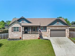 1105 Nemett Cir, Pea Ridge, AR 72751