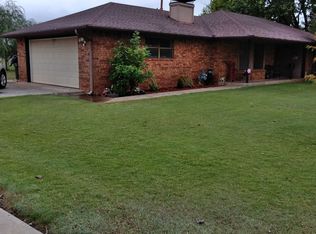 1201 Red Bud Ln, Edmond, OK 73034