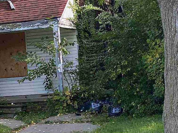 13032 Elmdale