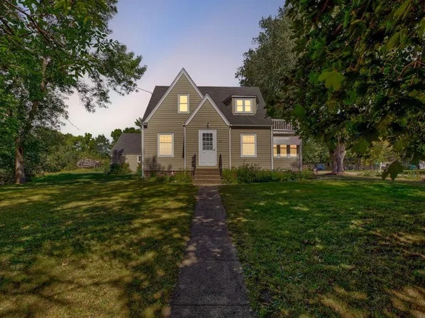 107 Bloomer St E, Morristown, MN 55052