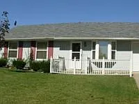 225 Williamsburg Ln photo 1