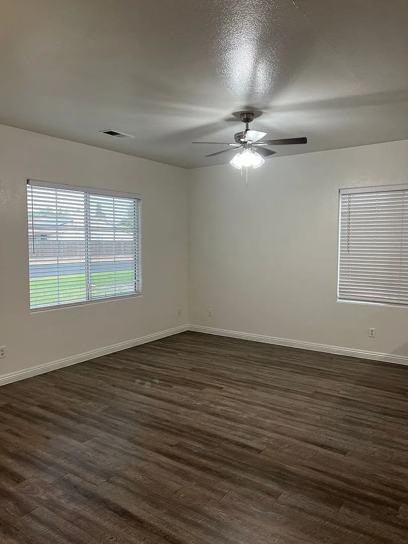 2 bedroom home — Photo 3