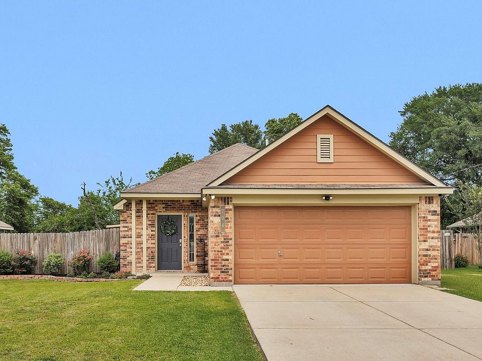 1st image of 704 Heritage Dr