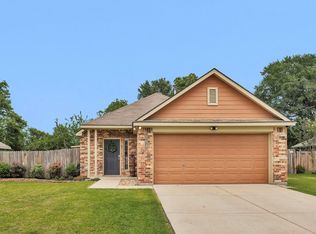 704 Heritage Dr, Navasota, TX 77868