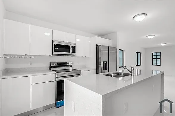 3 bed, 1400 sqft, $2,500 — Photo 3