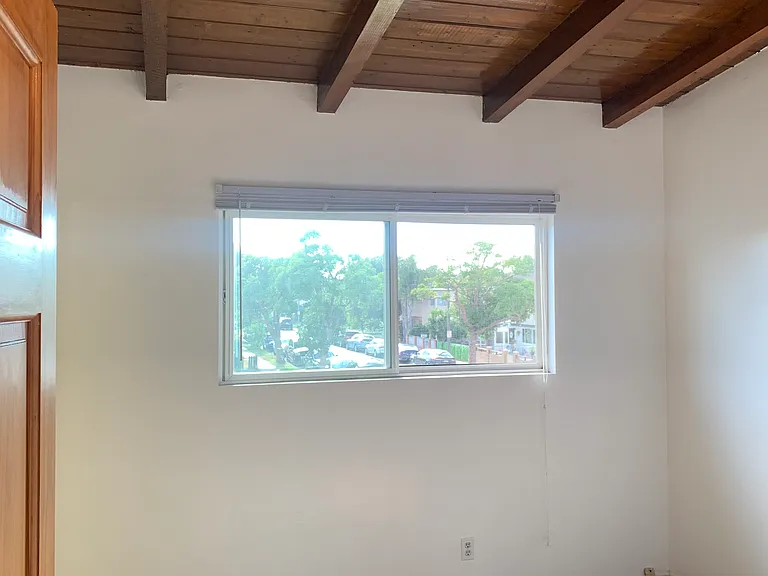 456 E Hullett St #4 — Photo 12