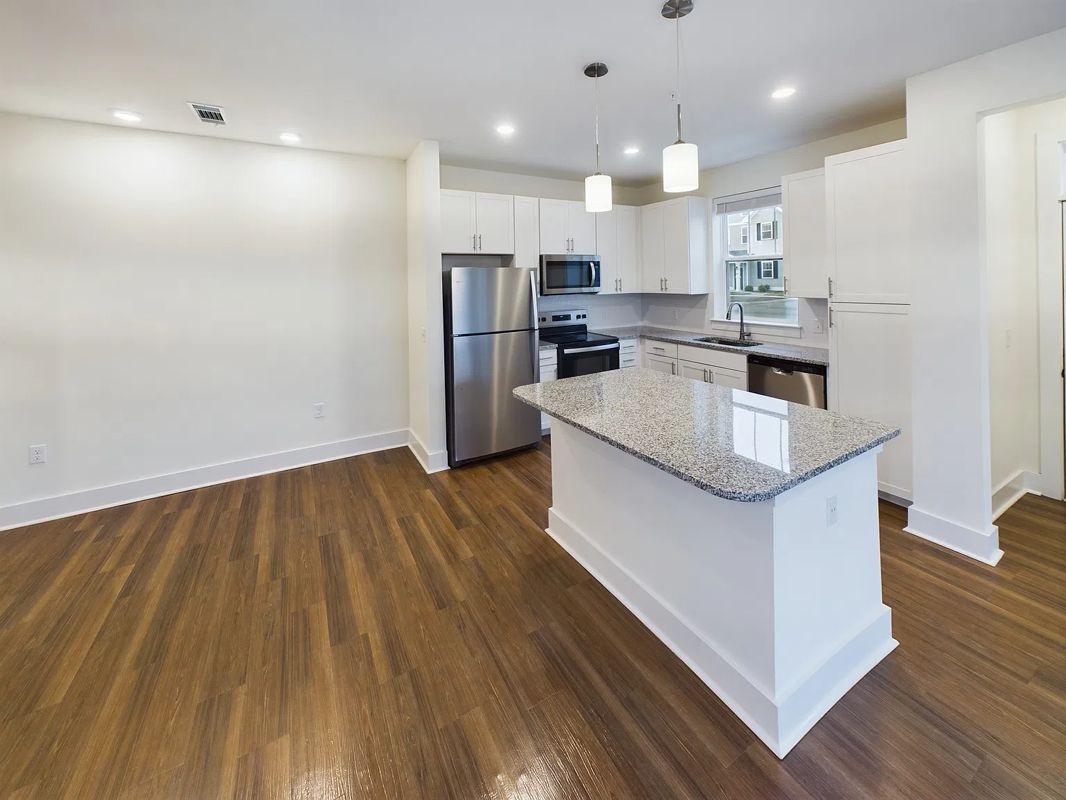 2 bed, 1150 sqft, $2,089 — Photo 4