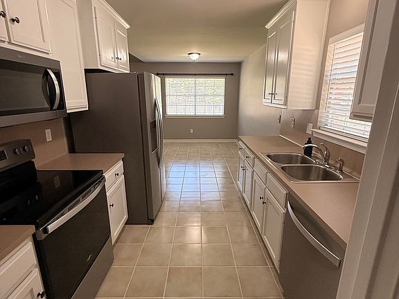 5th image of 501 Hemphill Rd